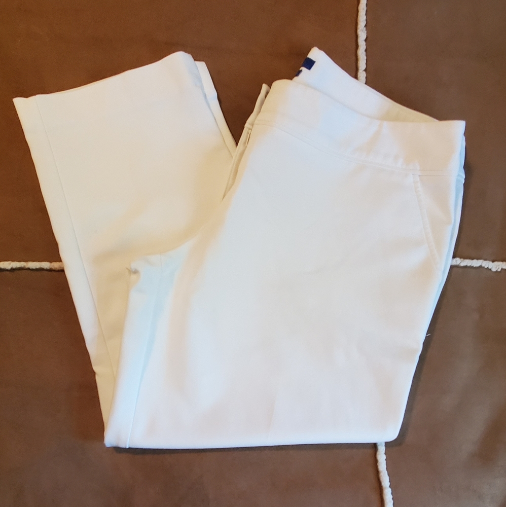 Apt 9 White Torie Capri mid rise pants size 12